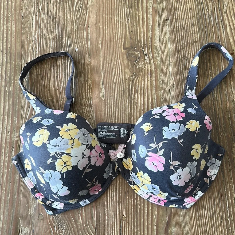 Victoria Secret Body floral padded underwire bra 34DD